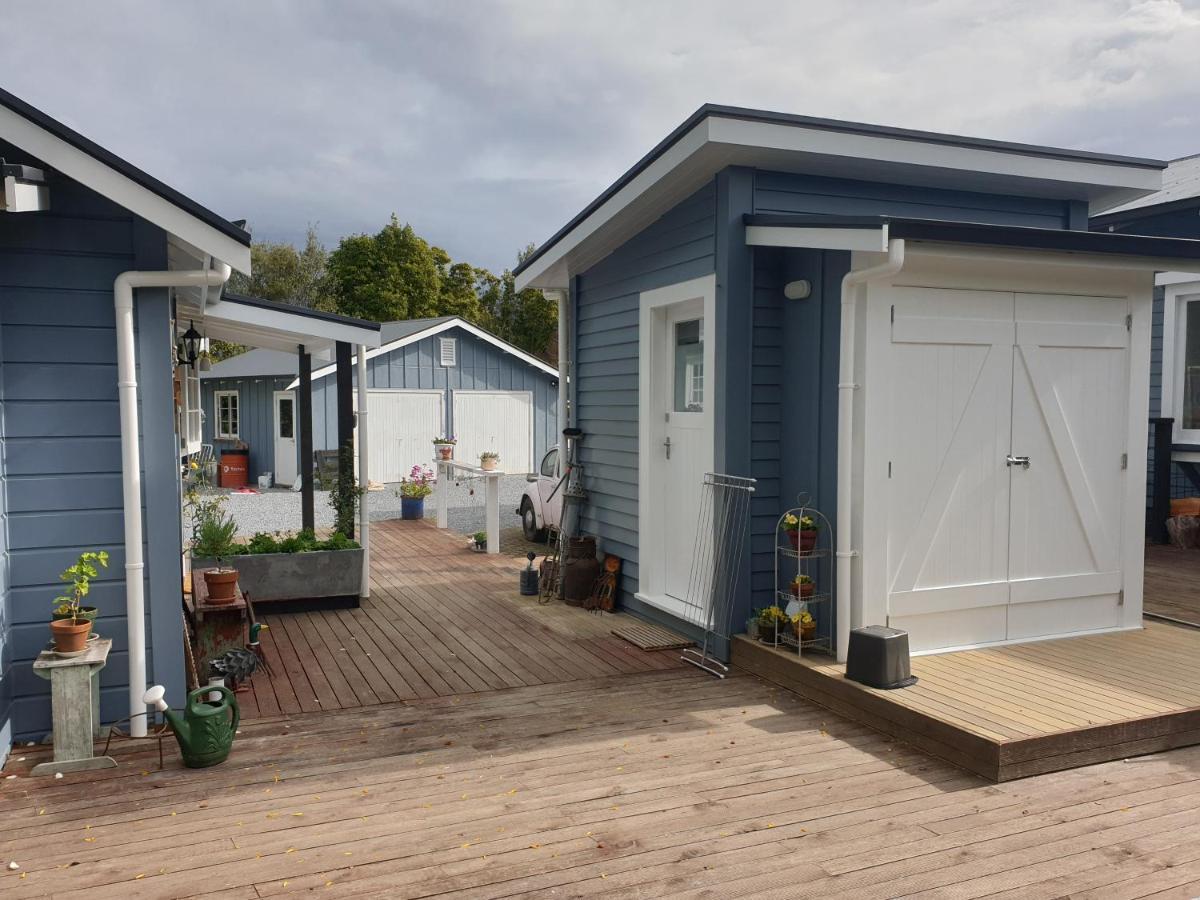 Cabins On Tudor Bed & Breakfast モトゥイーカ エクステリア 写真
